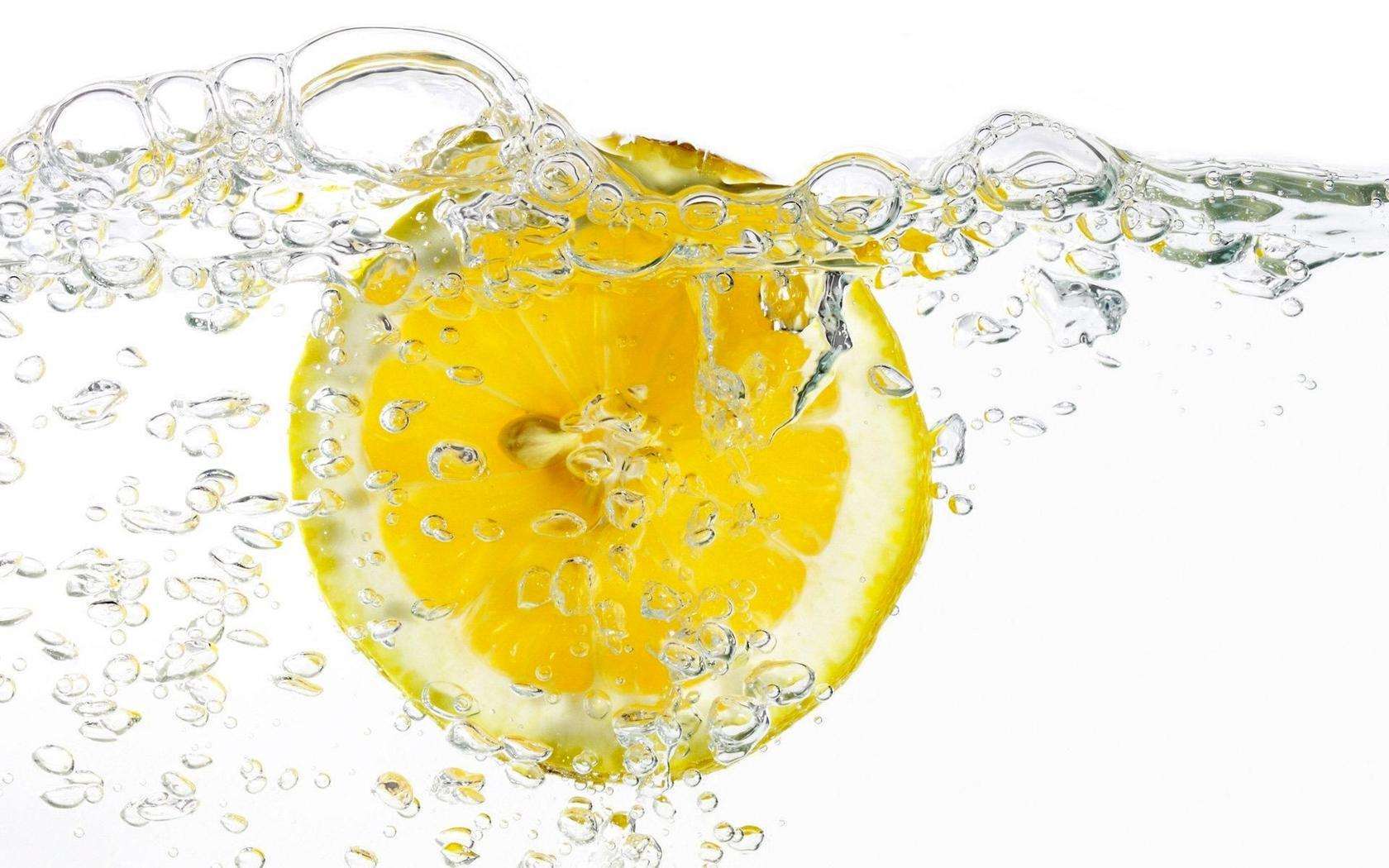 lemon_water_segment_boiling_hd-wallpaper-43140-AMB-1